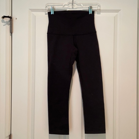 lululemon athletica Pants - Lululemon High Waisted Wunder Under Capri legging